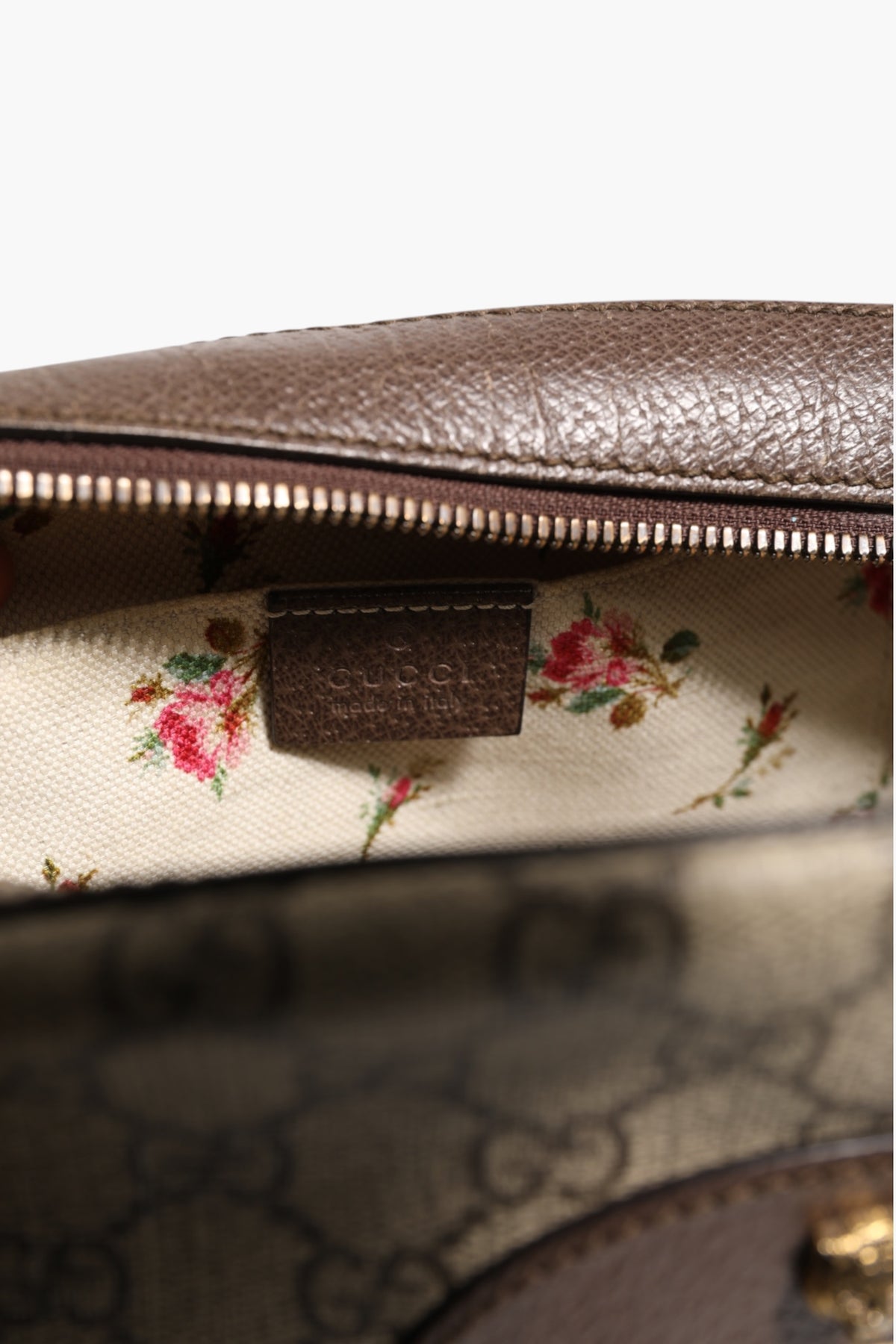 Gucci GG Supreme Neo Messenger Crossbody Bag