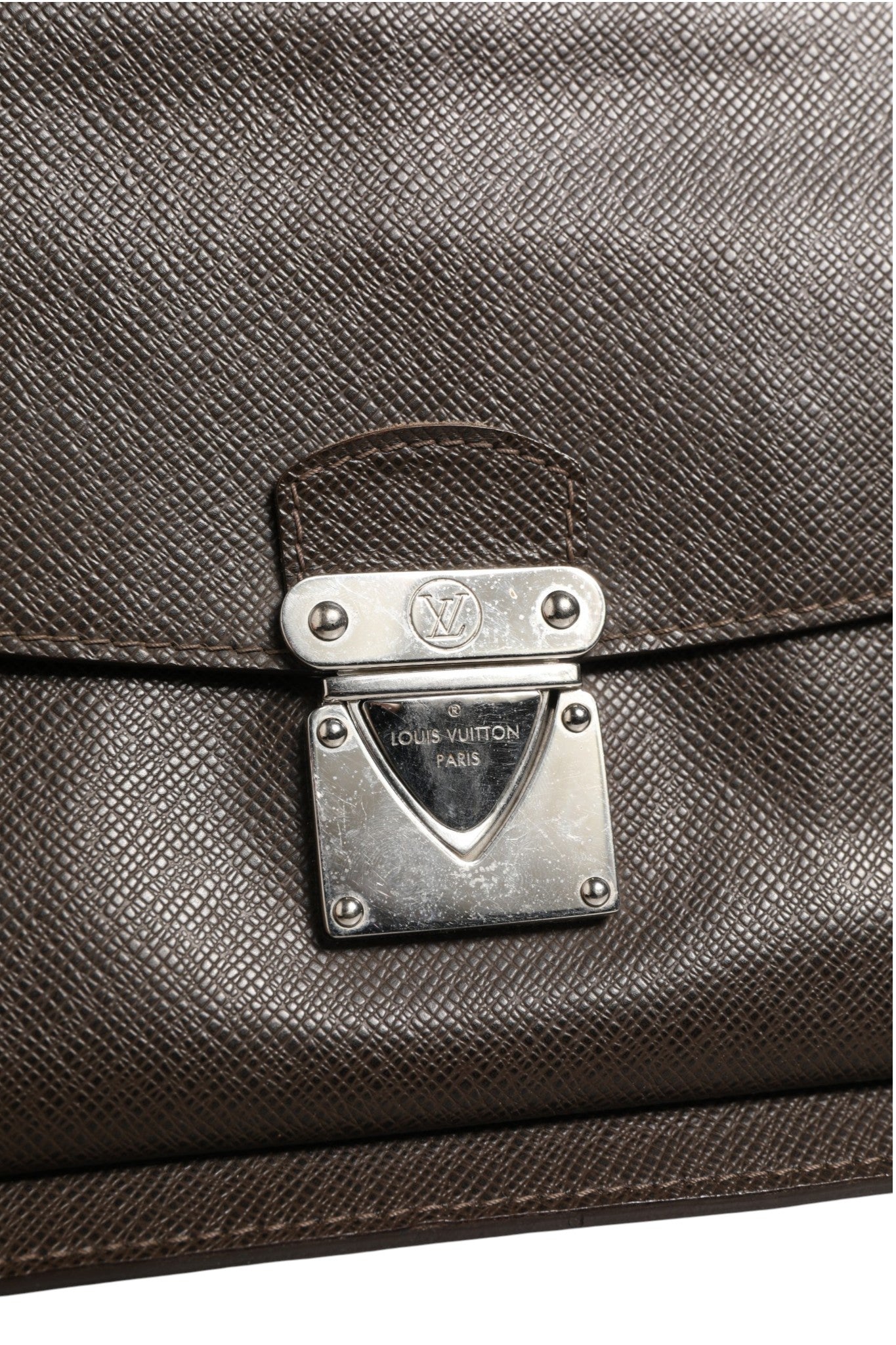 Louis Vuitton Belaia Clutch Taiga Leather - Dark Brown